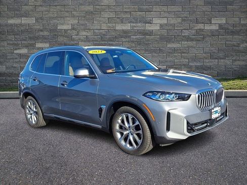 Used 2024 BMW X5 xDrive40i w/ Premium Package image 1