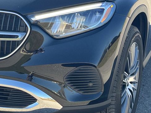 Used 2025 Mercedes-Benz GLC 300 4MATIC image 8