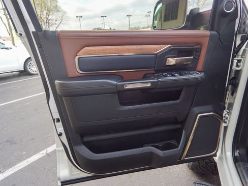 Used 2022 RAM 2500 Limited AWD/4WD image 19
