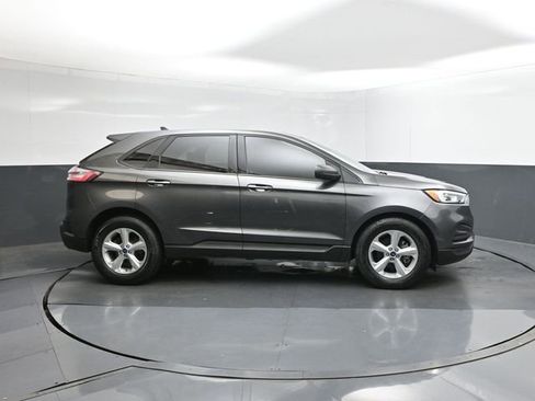 Used 2019 Ford Edge SE image 15