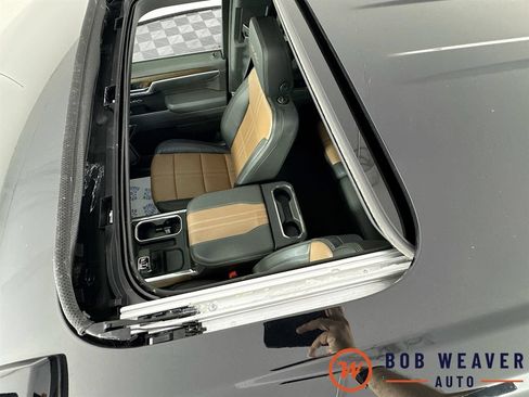 Used 2025 Chevrolet Silverado 1500 High Country w/ Technology Package AWD/4WD image 27