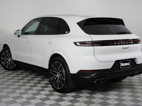 Certified 2024 Porsche Cayenne AWD/4WD image 3