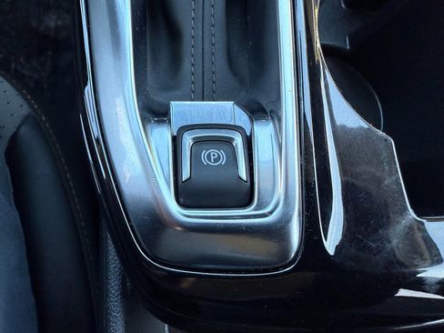 Certified 2024 Chevrolet Trax LT w/ Driver Confidence Package image 23