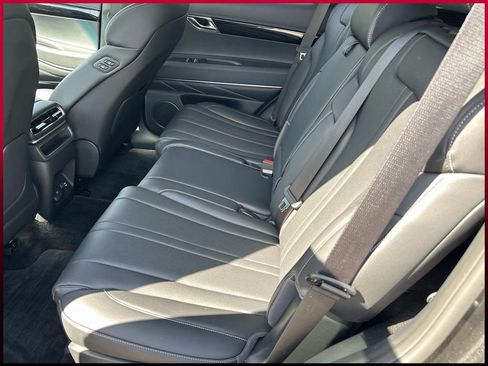 Used 2025 Genesis GV80 2.5T Standard AWD/4WD image 25