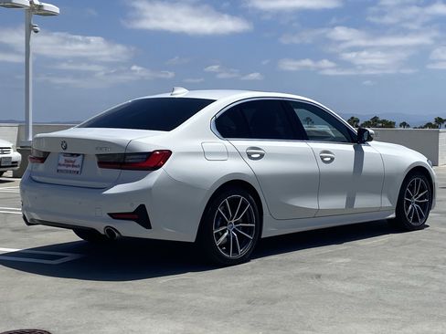 Used 2019 BMW 330i Sedan w/ Driving Assistance Package RWD image 3