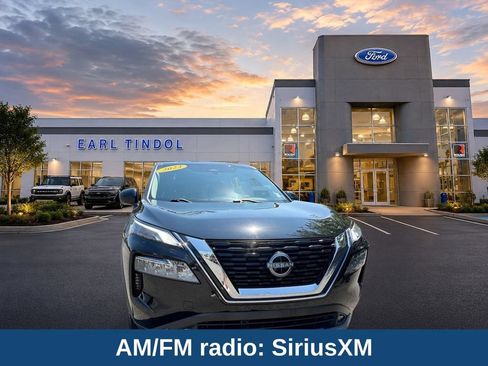 Used 2023 Nissan Rogue SV FWD image 2