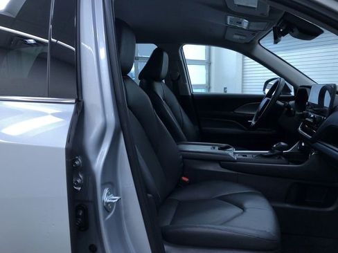 Certified 2025 Toyota Grand Highlander AWD image 24