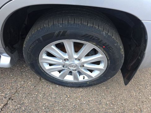 Used 2010 Lexus LX 570 4WD image 40