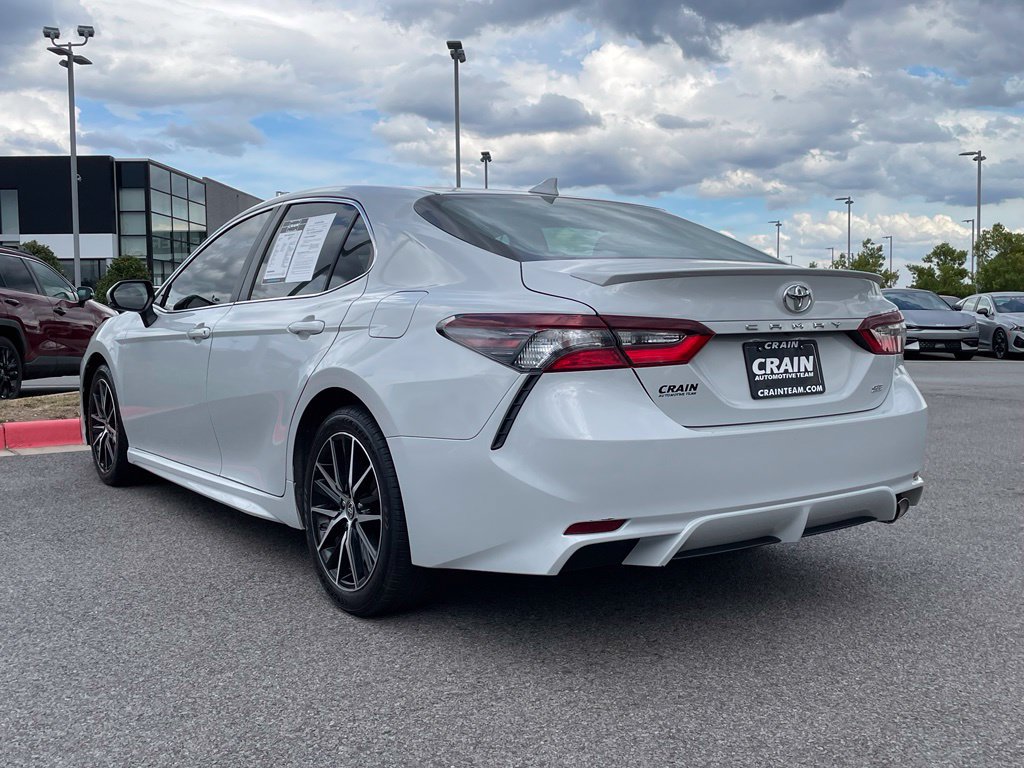 Used 2023 Toyota Camry SE FWD image 5