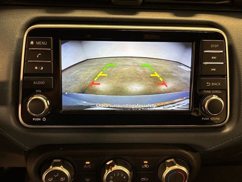 Used 2025 Nissan Versa SV image 39