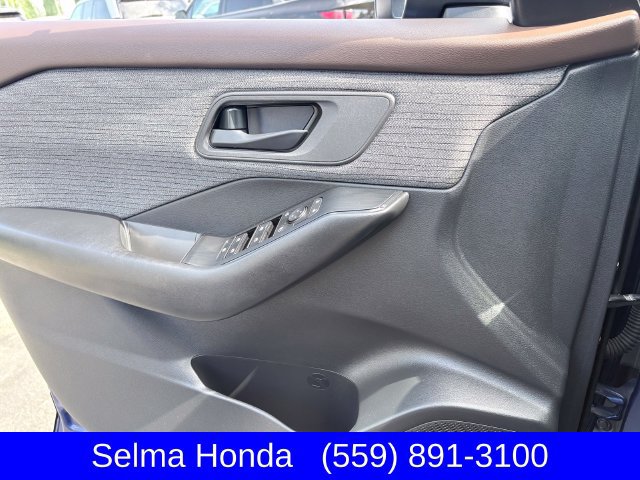 Used 2023 Nissan Rogue S FWD image 11