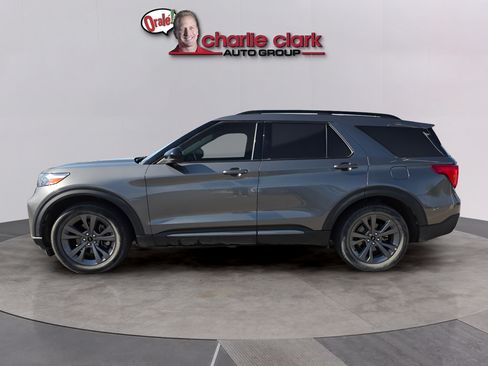 Used 2023 Ford Explorer XLT w/ Equipment Group 202A RWD image 3
