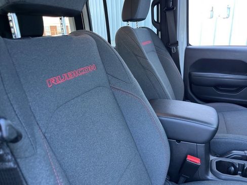 Used 2024 Jeep Wrangler Unlimited Rubicon image 22