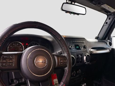 Used 2013 Jeep Wrangler Unlimited Sahara w/ Connectivity Group AWD/4WD image 11