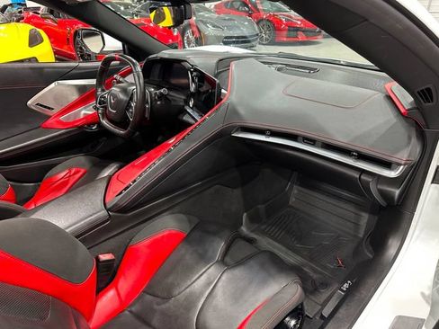 Used 2021 Chevrolet Corvette Stingray Preferred Conv w/ Z51 Performance Package RWD image 9