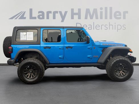 Used 2025 Jeep Wrangler Unlimited Rubicon w/ Steel Bumper Group AWD/4WD image 6
