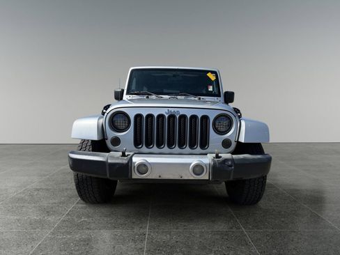 Used 2008 Jeep Wrangler Unlimited Sahara w/ Dual Top Group AWD/4WD image 11