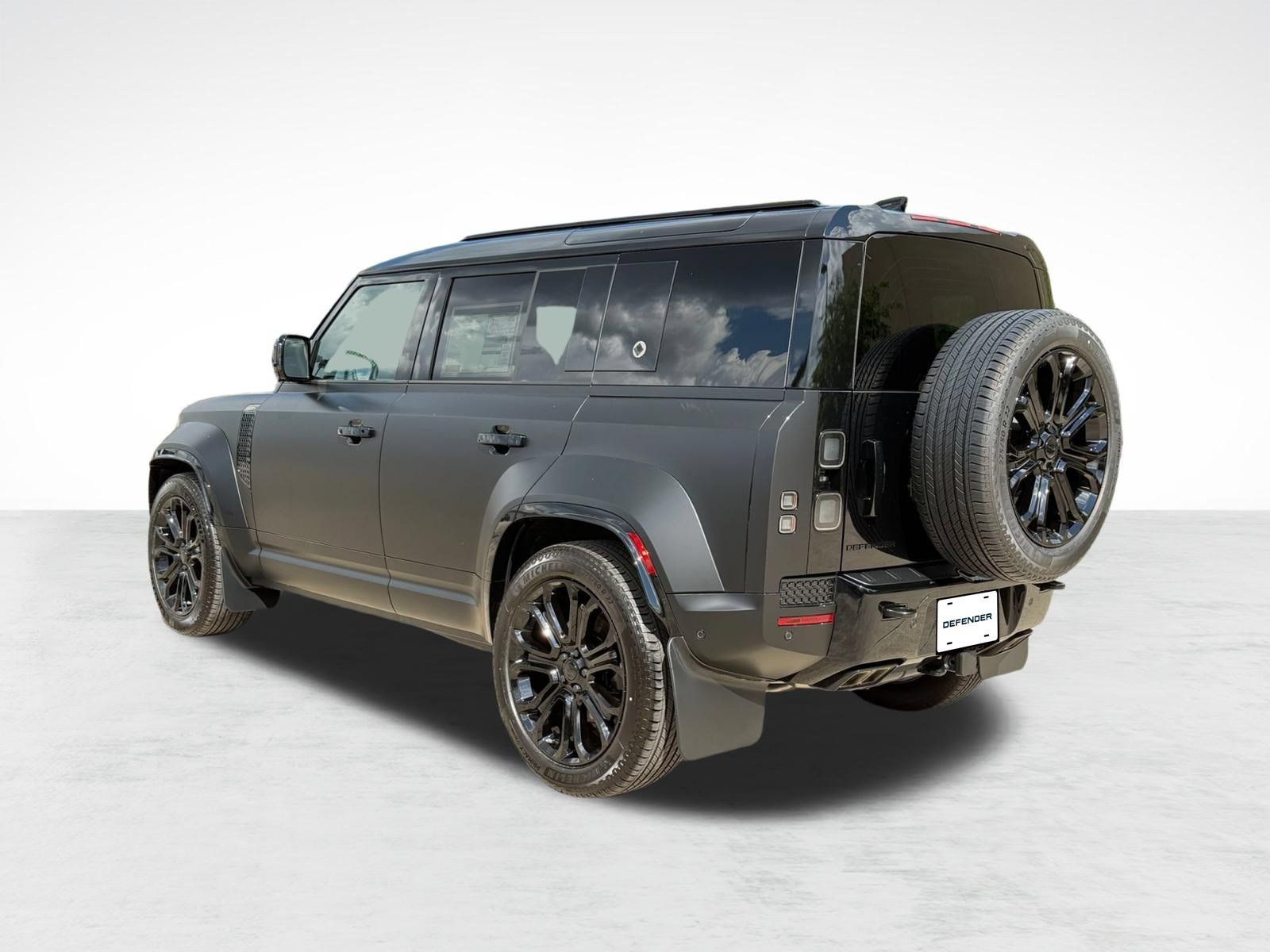 New 2026 Land Rover Defender 110 OCTA AWD/4WD image 3
