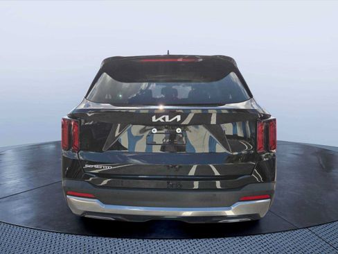 Used 2024 Kia Sorento S w/ Panoramic Sunroof Package FWD image 5