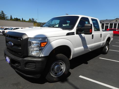 Used 2012 Ford F250 XL w/ PWR Equipment Group AWD/4WD image 4