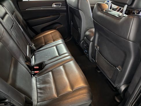 Used 2020 Jeep Grand Cherokee Limited w/ Luxury Group II image 39