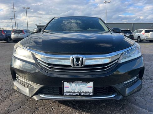 Used 2017 Honda Accord EX image 2