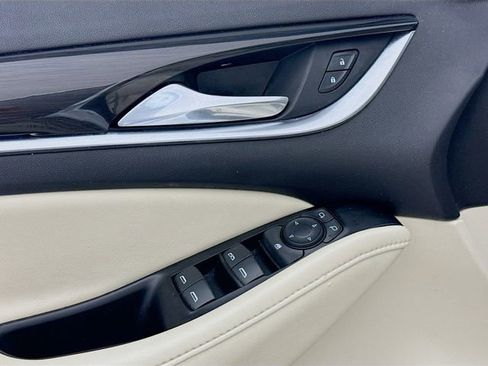 Used 2024 Buick Enclave Essence FWD image 18