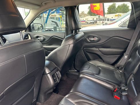 Used 2017 Jeep Cherokee Limited AWD/4WD image 29