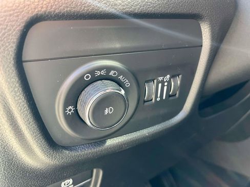 Used 2024 Jeep Grand Cherokee L Limited w/ Luxury Tech Group II image 33