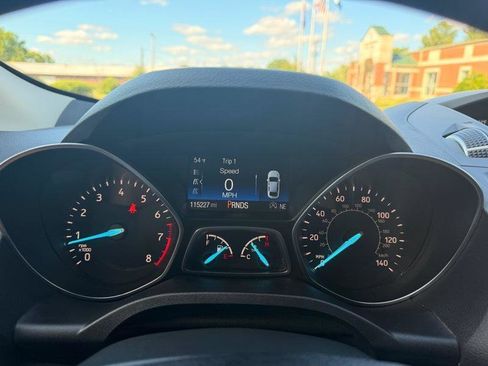 Used 2018 Ford Escape SE AWD/4WD image 15