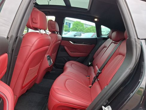 Certified 2023 Maserati Levante GT AWD/4WD image 10