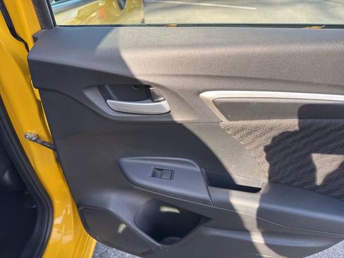 Used 2018 Honda Fit Sport image 13