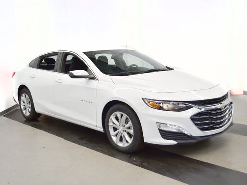 Used 2024 Chevrolet Malibu LT image 3