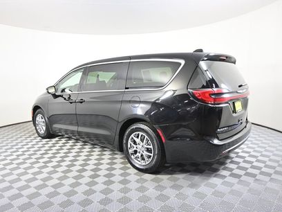 Used 2024 Chrysler Pacifica Touring-L