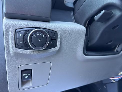 Used 2018 Ford F150 XLT AWD/4WD image 15