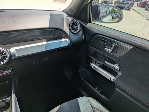 Used 2023 Mercedes-Benz GLB 250 image 18
