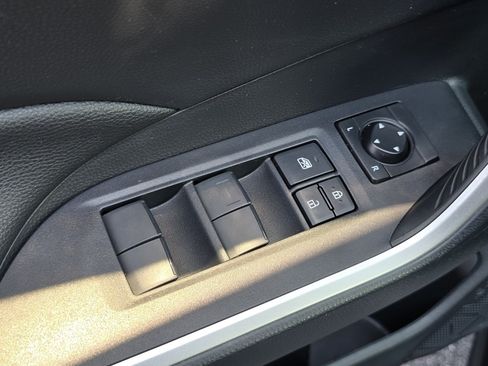 Certified 2025 Toyota RAV4 LE AWD/4WD image 24