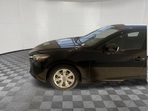 Used 2018 MAZDA MAZDA3 Sport FWD image 5