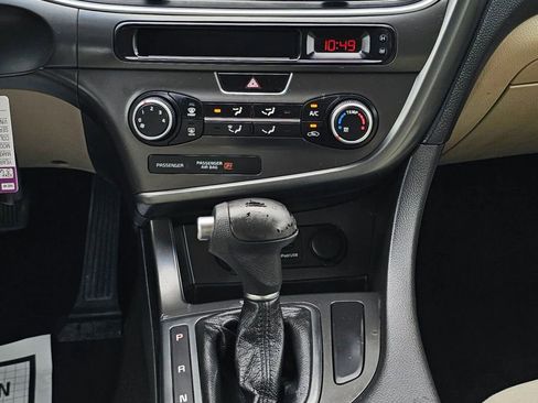 Used 2015 Kia Optima LX FWD image 24