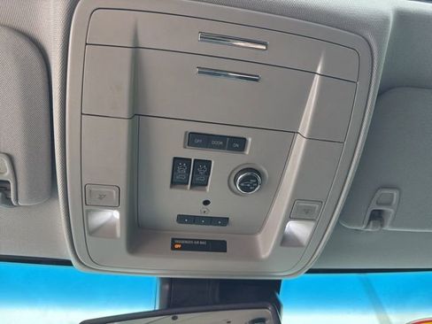 Used 2018 GMC Yukon SLT w/ Premium Edition AWD/4WD image 33