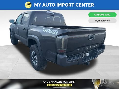 Used 2022 Toyota Tacoma TRD Off-Road image 3