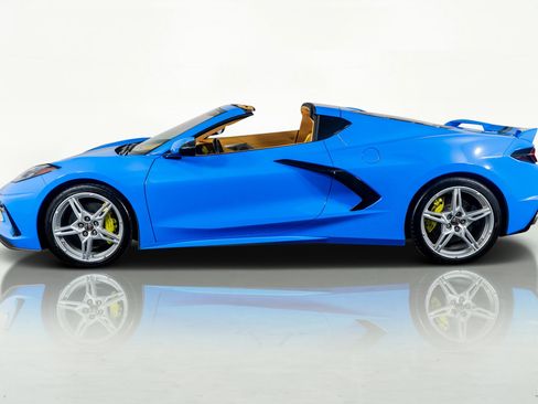 Used 2020 Chevrolet Corvette Stingray Premium Cpe w/ 3LT Preferred Equipment Group RWD image 17