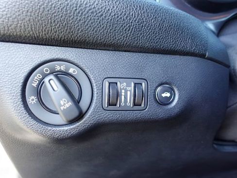 Used 2017 Dodge Challenger R/T image 17