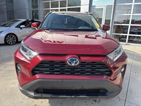 Certified 2021 Toyota RAV4 XLE Premium image 5