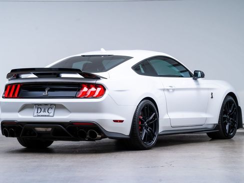 Used 2020 Ford Mustang Shelby GT500 w/ Technology Package RWD image 7