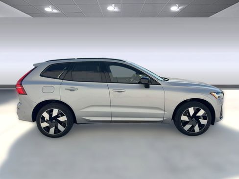 Certified 2023 Volvo XC60 T8 Plus w/ Climate Package image 8