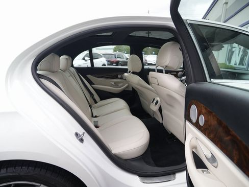 Used 2019 Mercedes-Benz E 300 4MATIC image 21