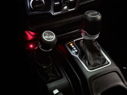 Used 2019 Jeep Wrangler Unlimited Sport S image 36