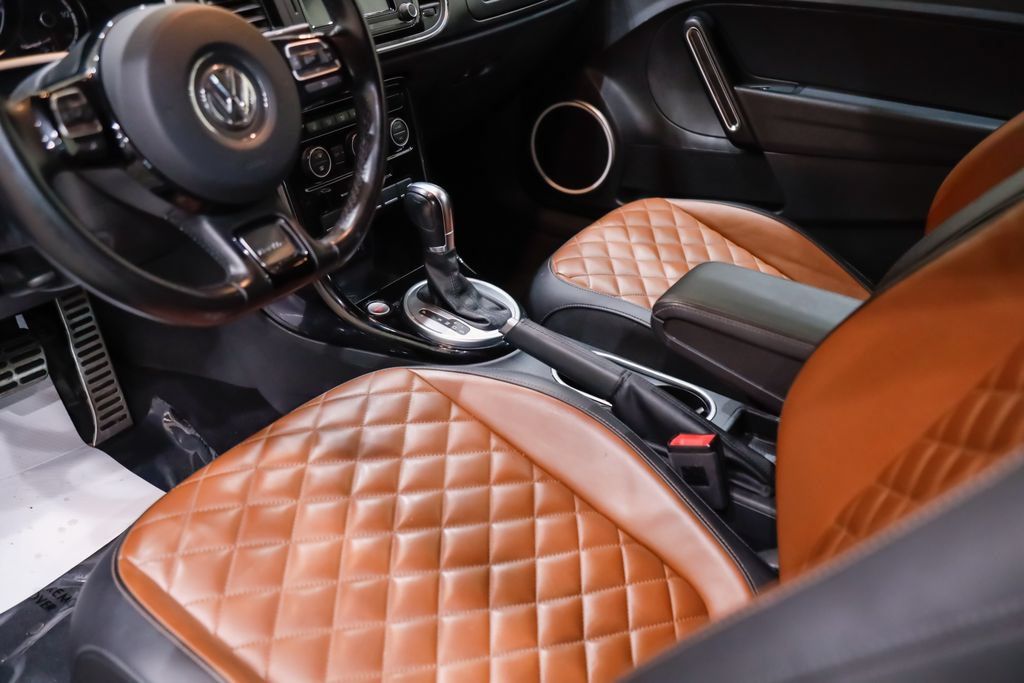 Used 2019 Volkswagen Beetle 2.0T SE FWD image 21