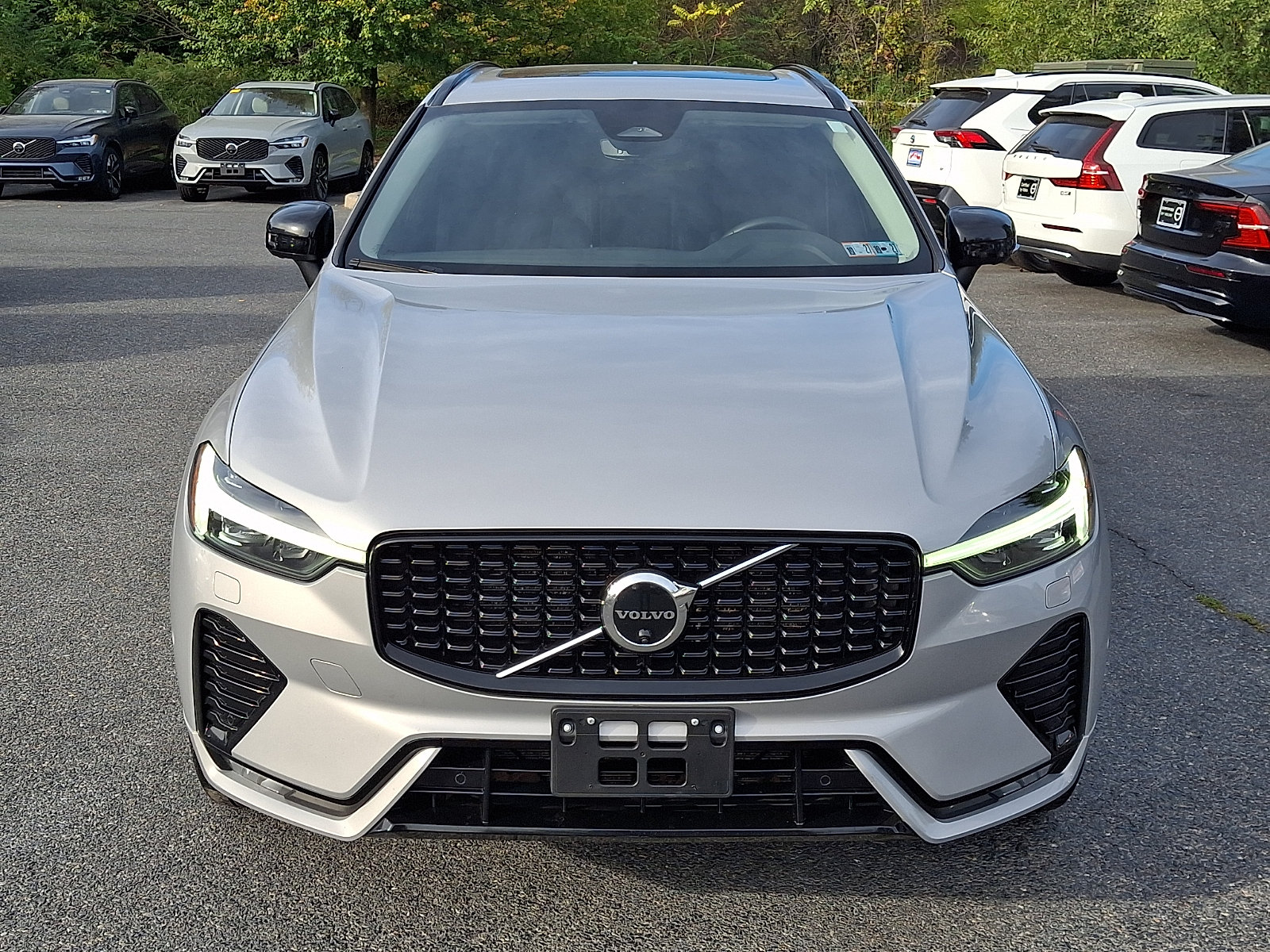 Used 2023 Volvo XC60 B5 Plus w/ Climate Package AWD/4WD image 2